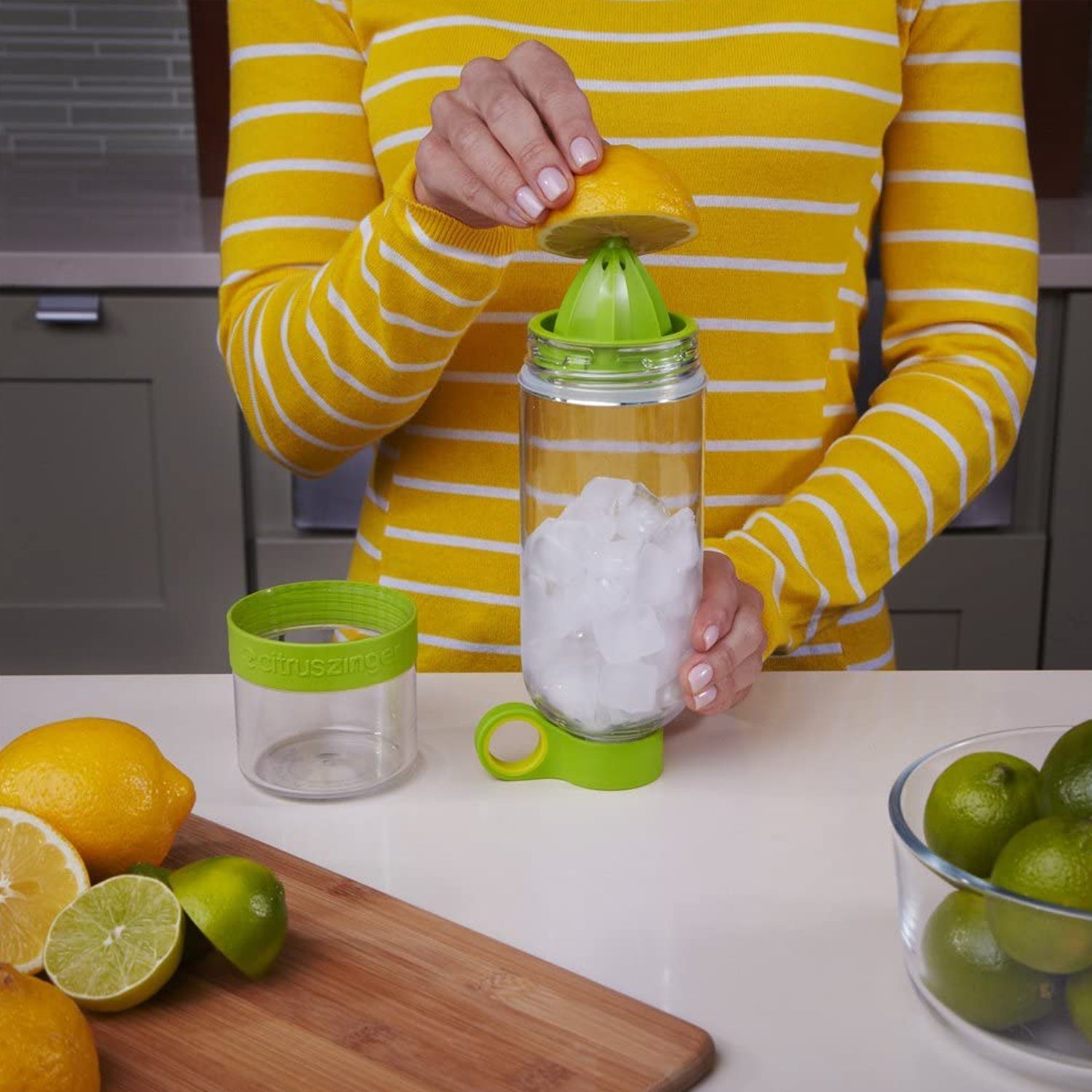 2474A CITRUS JUICER BOTTLE INSTANT JUICE SPORTS BOTTLE JUICE MAKER INFUSER BOTTLE 2474A CITRUS JUICER BOTTLE INSTANT JUICE SPORTS BOTTLE JUICE MAKER INFUSER BOTTLE